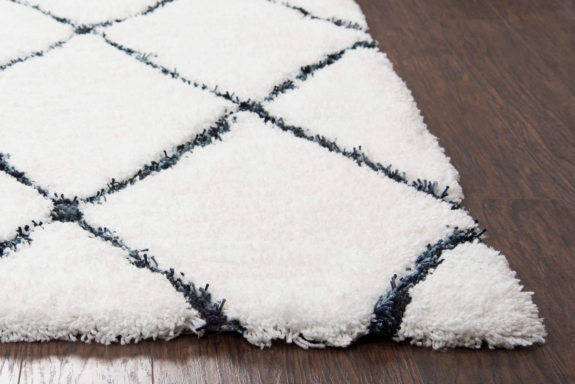 Rizzy Home Connex CX004A White Diamond Area Rug