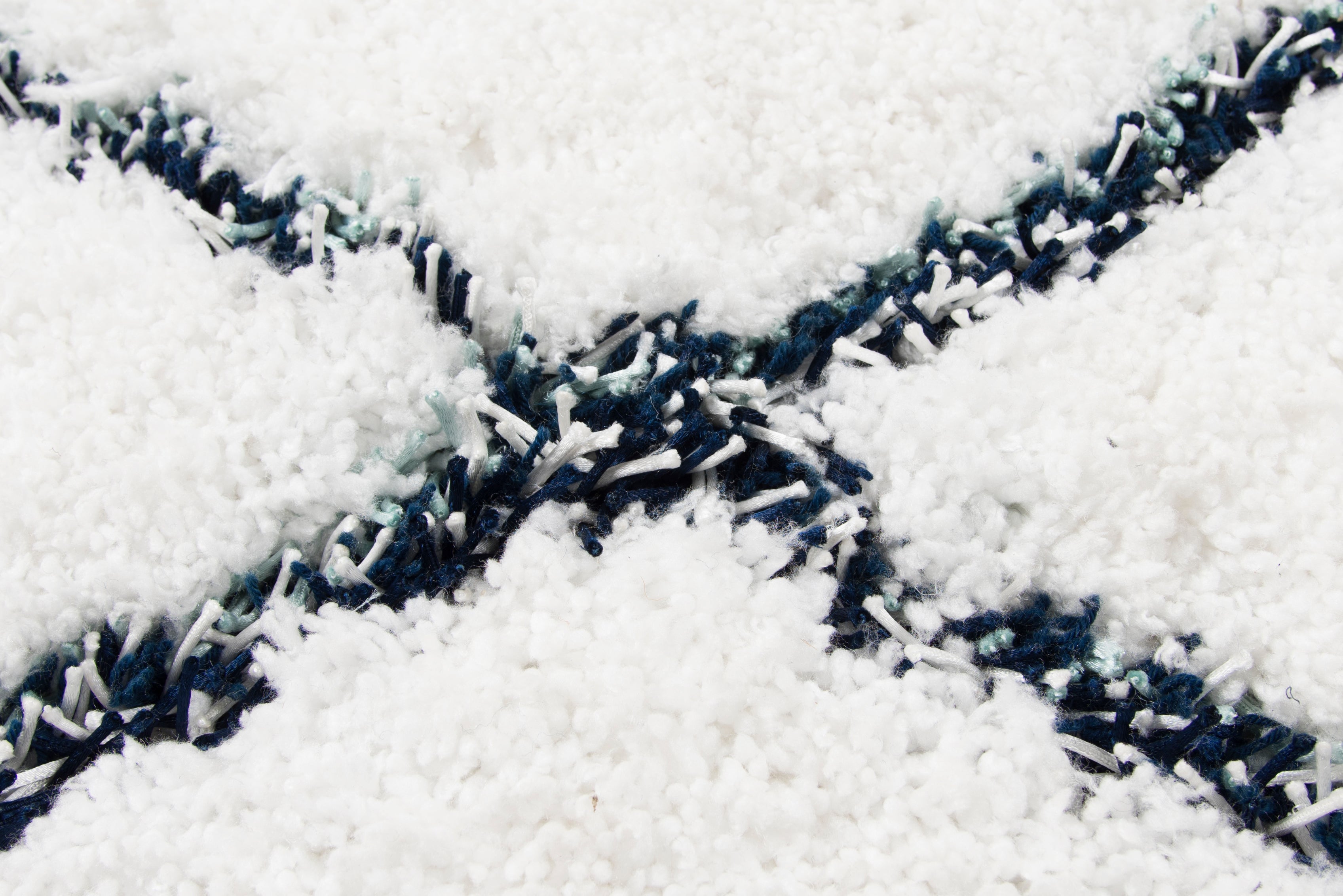Rizzy Home Connex CX005A White Diamond Area Rug