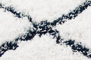 Rizzy Home Connex CX005A White Diamond Area Rug