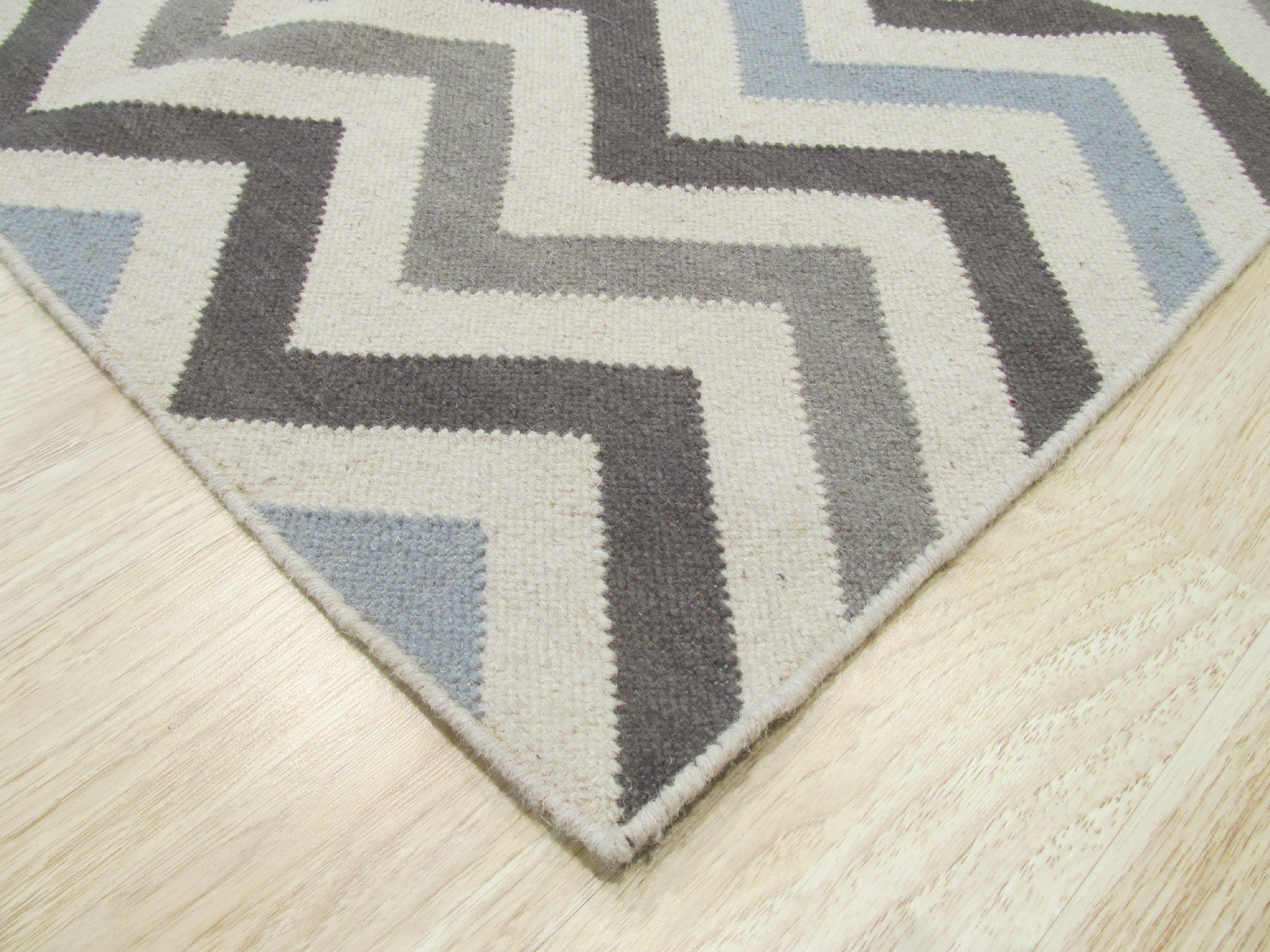 EORC Handmade Wool Multicolored Contemporary Geometric Flatweave Revesible Chevron Rug