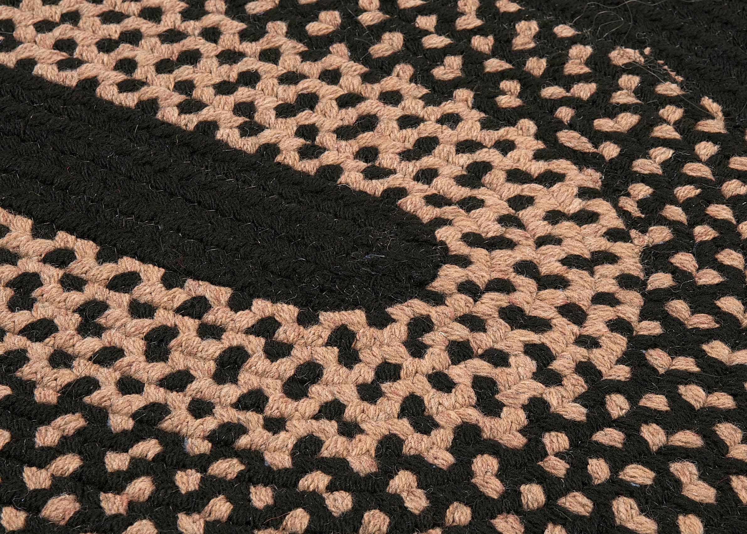 Colonial Mills Madison MD44 Jet Black Traditional Area Rug