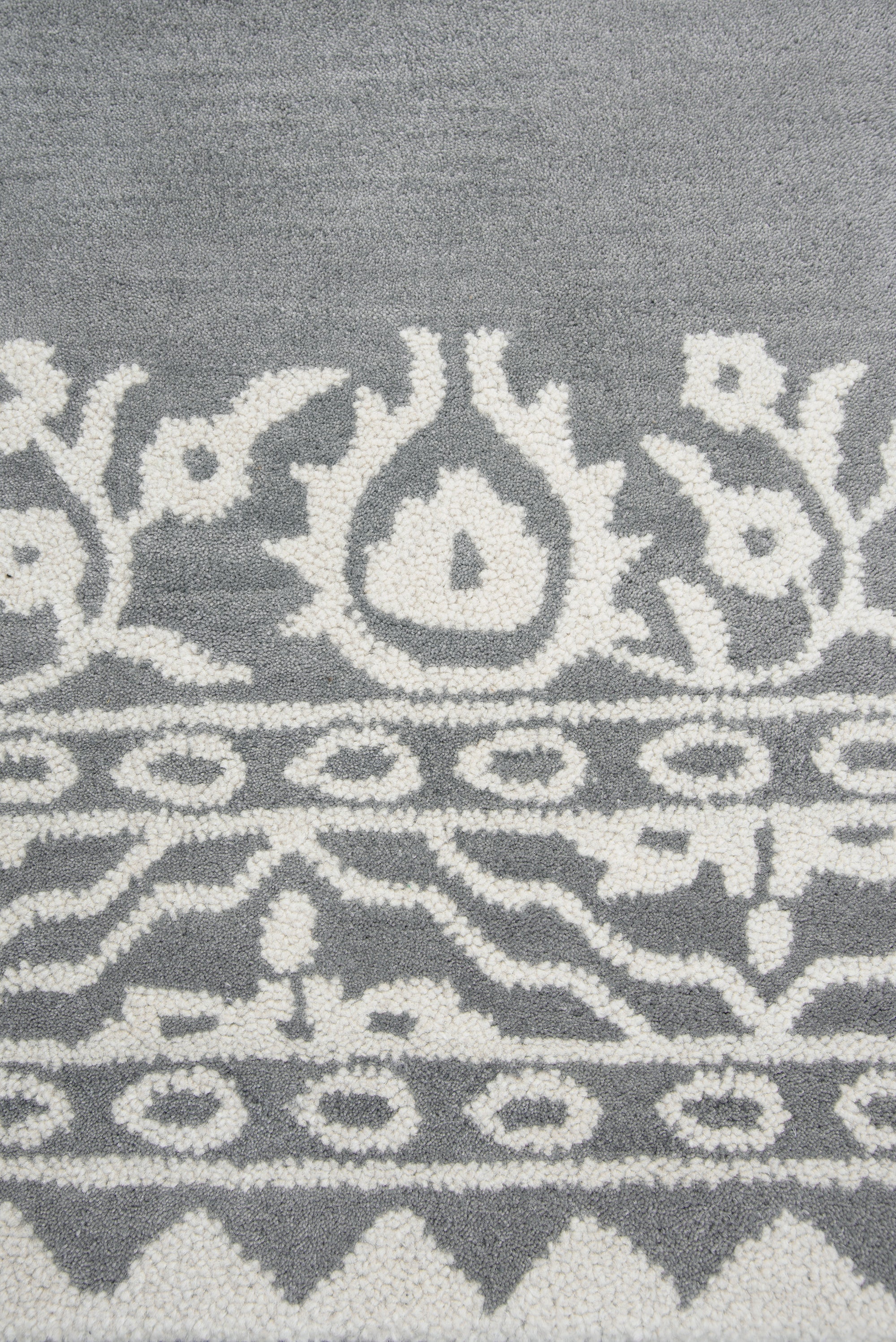 Rizzy Home Marianna Fields MF090A Gray Ornamental Area Rug