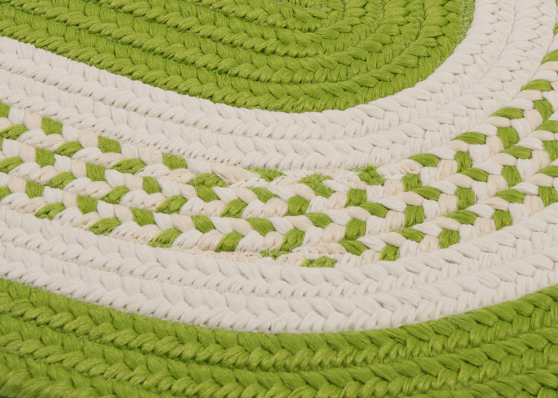 Colonial Mills Crescent NT62 Bright Green Indoor/Outdoor Area Rug