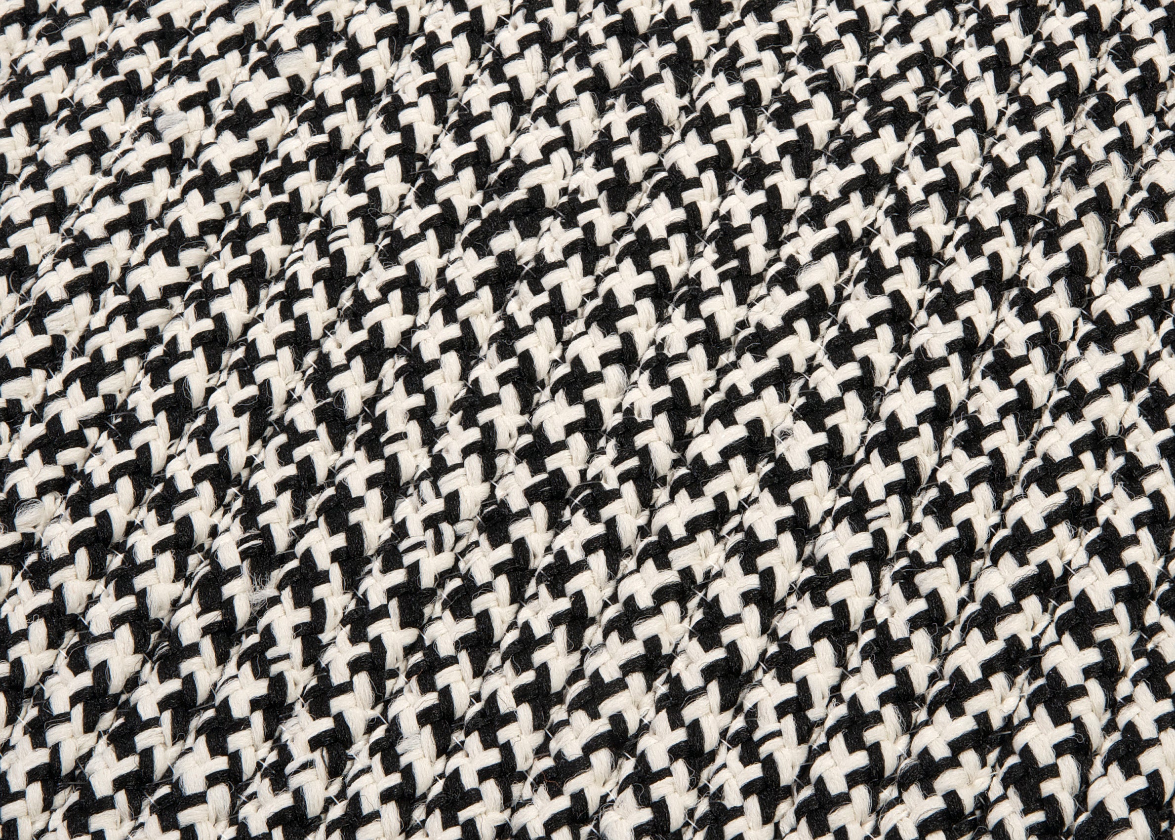 Colonial Mills Outdoor Houndstooth Tweed OT49 Black Indoor/Outdoor Area Rug